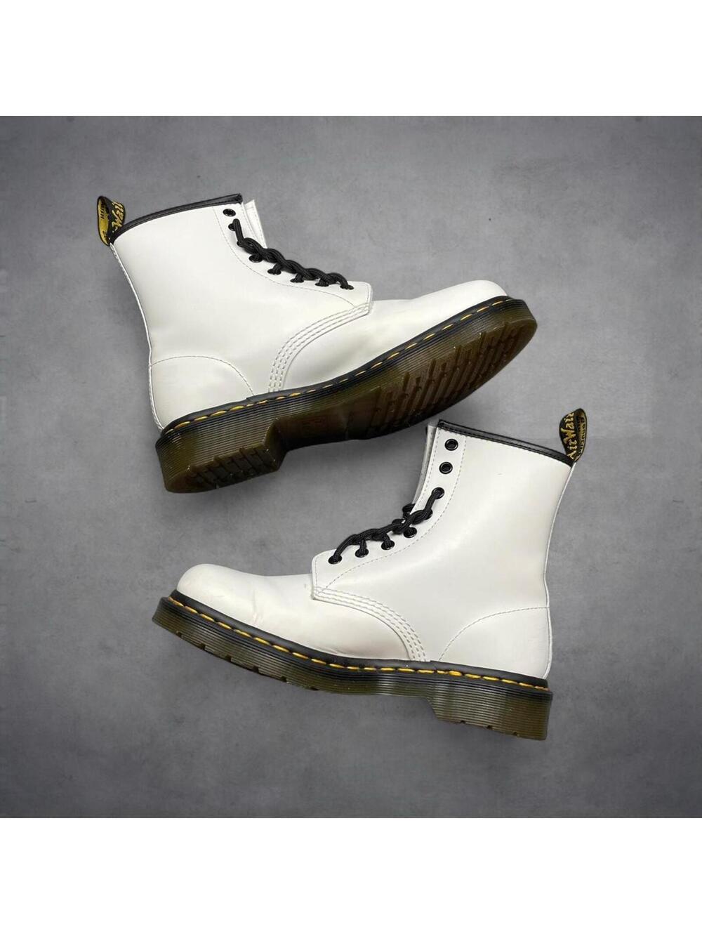 Dr. Martens 1460 Men's Size 8 Smooth White Leather 8-Eye Lace Up Boots Grunge - Picture 2 of 8